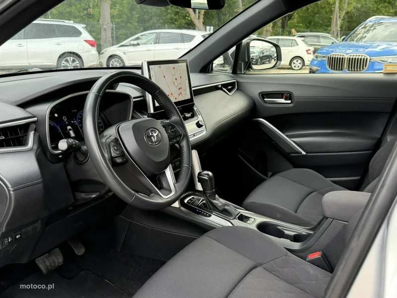 Toyota Corolla Cross 10
