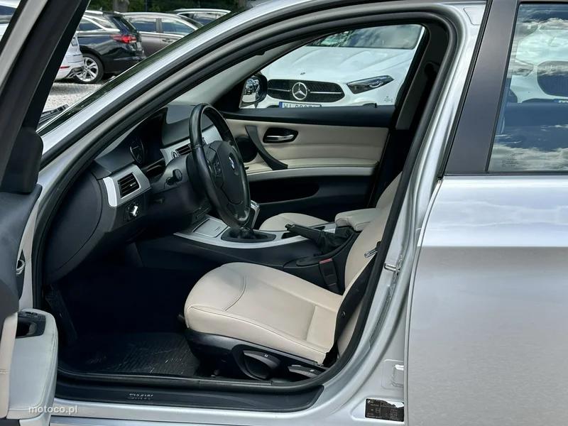 BMW Seria 3 E90 318 11