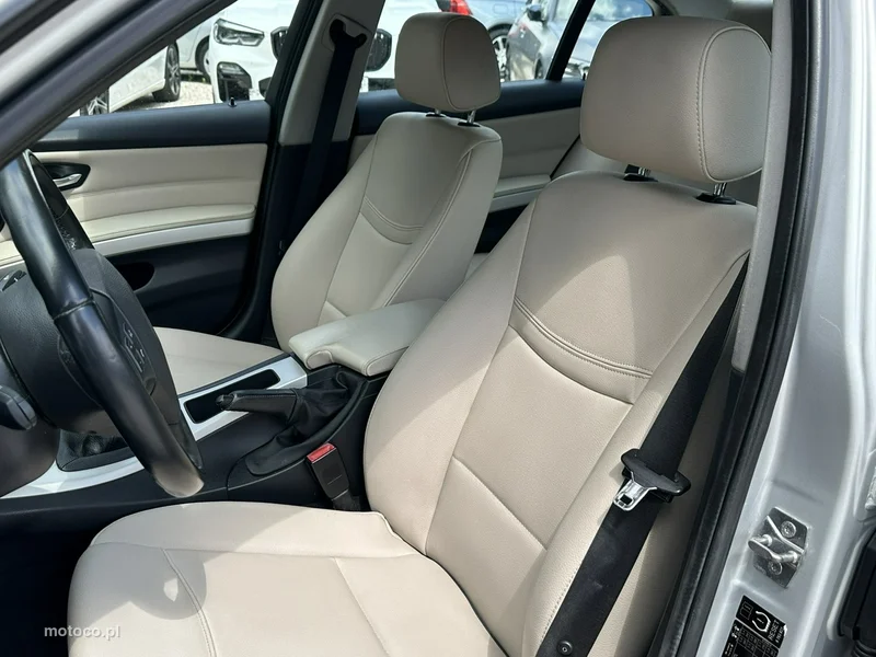 BMW Seria 3 E90 318 12