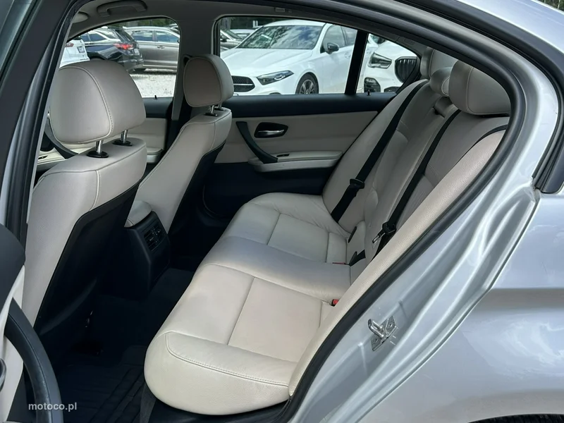 BMW Seria 3 E90 318 14