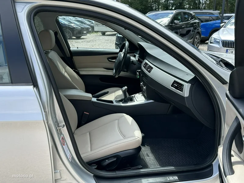 BMW Seria 3 E90 318 16