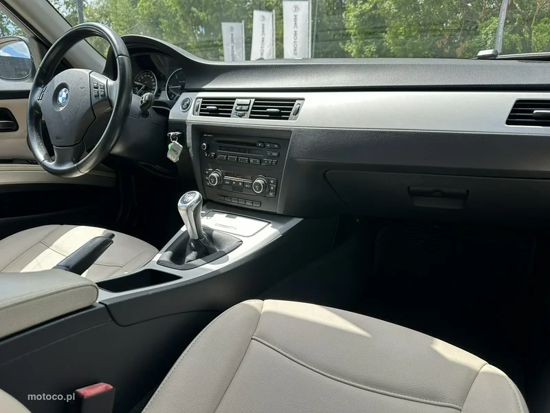 BMW Seria 3 E90 318 19