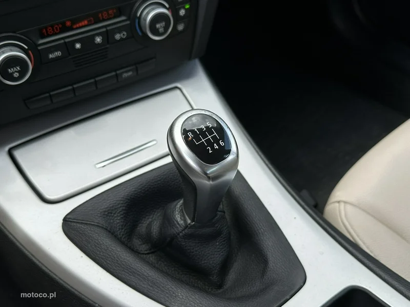 BMW Seria 3 E90 318 21