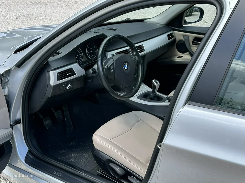 BMW Seria 3 E90 318 10