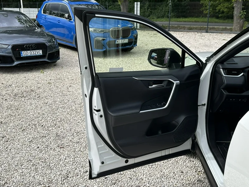 Toyota RAV 4 XA50 16