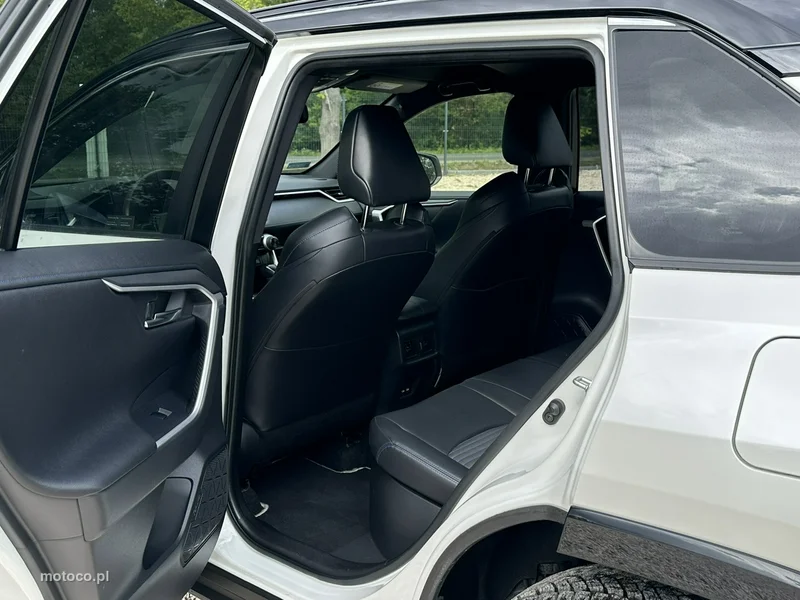 Toyota RAV 4 XA50 17