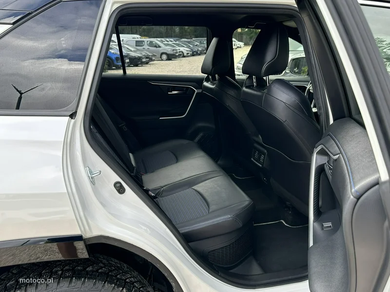 Toyota RAV 4 XA50 19