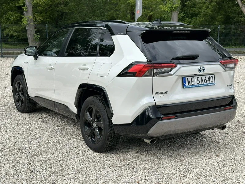 Toyota RAV 4 XA50 5