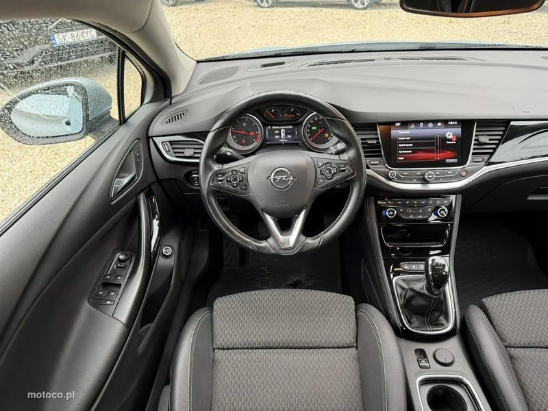 Opel Astra Sports Tourer 17