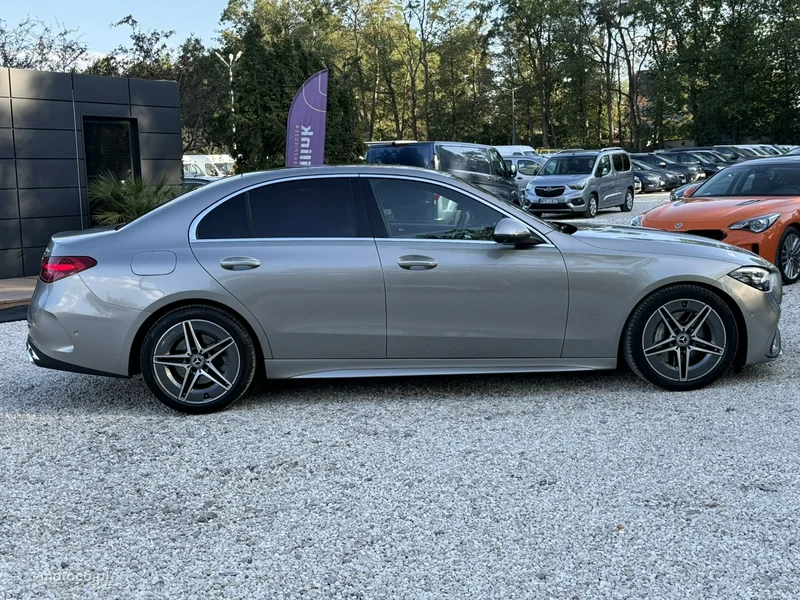Mercedes-Benz Klasa C W206 C 300 2
