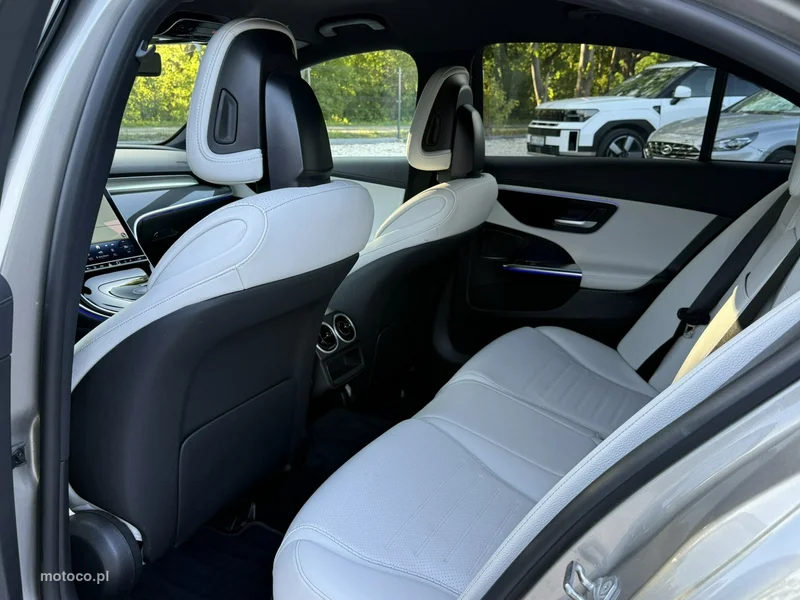 Mercedes-Benz Klasa C W206 C 300 15