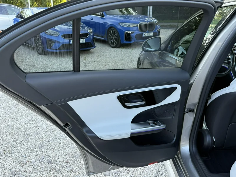 Mercedes-Benz Klasa C W206 C 300 16