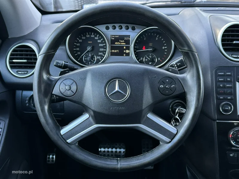 Mercedes-Benz ML W164 350 26