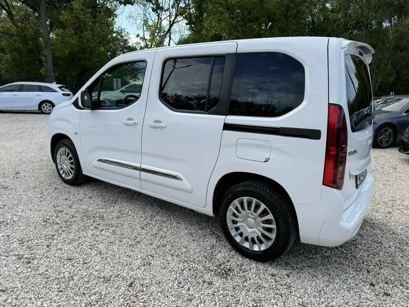 Toyota Proace City Verso 9