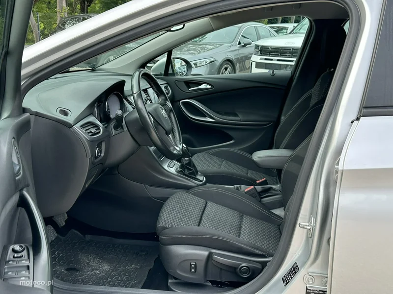 Opel Astra Sports Tourer 11