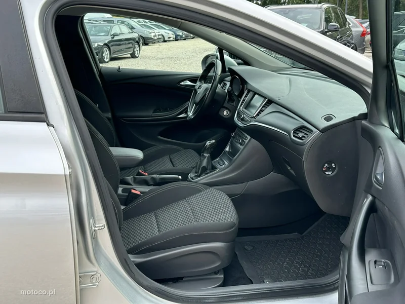 Opel Astra Sports Tourer 18