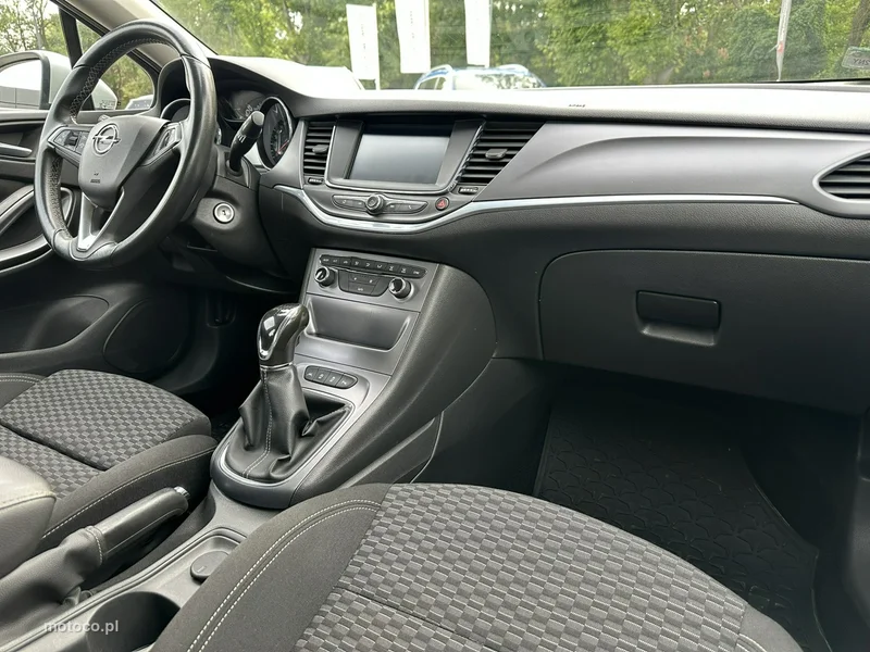 Opel Astra Sports Tourer 21