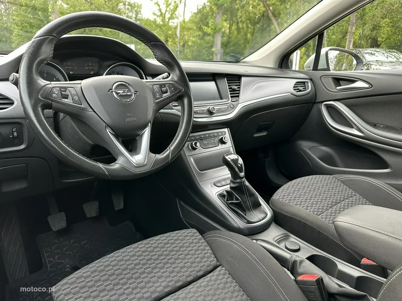 Opel Astra Sports Tourer 22