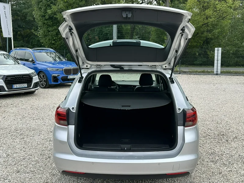 Opel Astra Sports Tourer 9