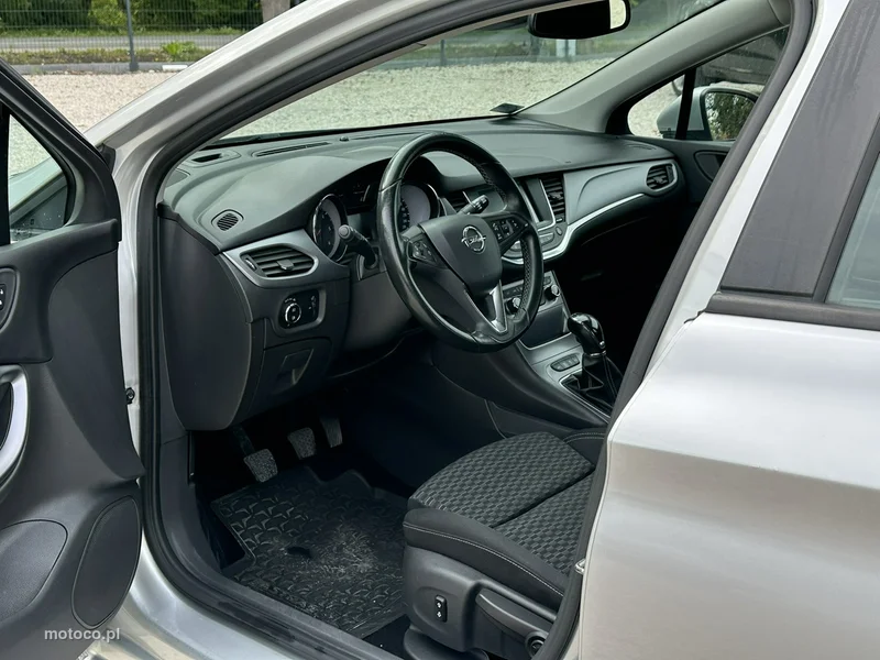 Opel Astra Sports Tourer 10
