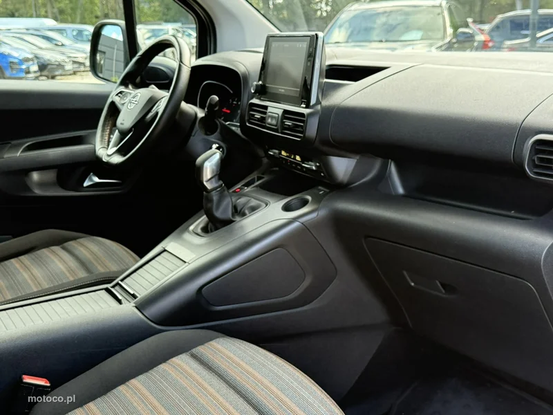 Opel Combo E 18