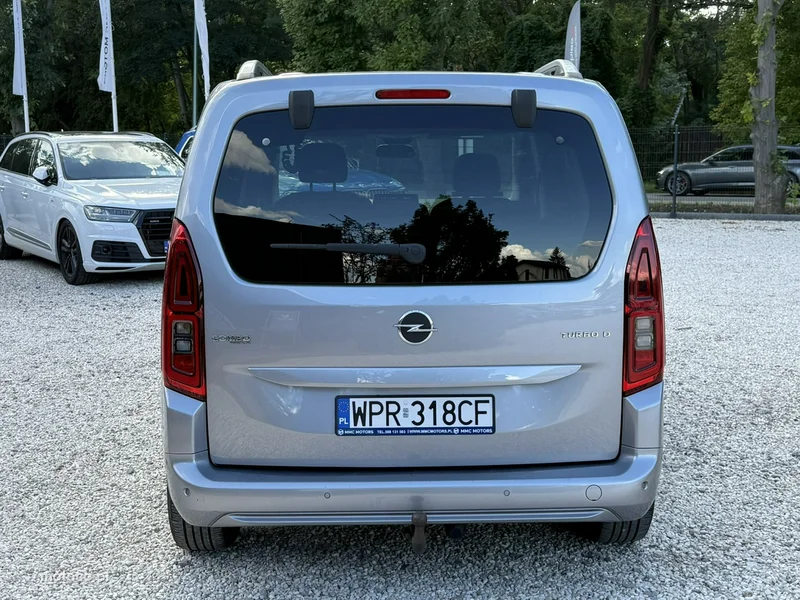 Opel Combo E 4