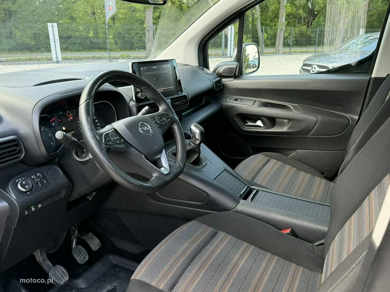Opel Combo E 10