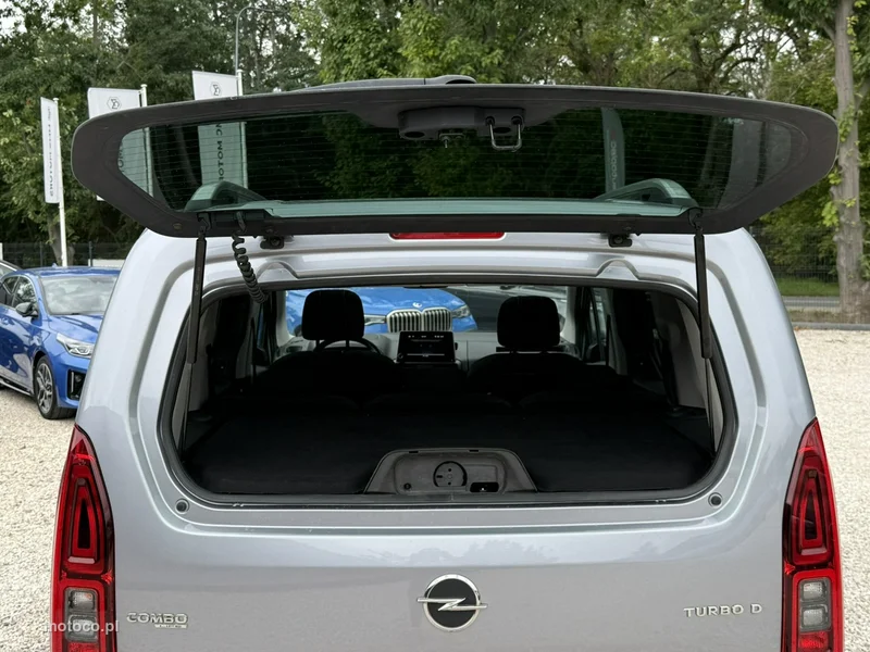 Opel Combo E 18