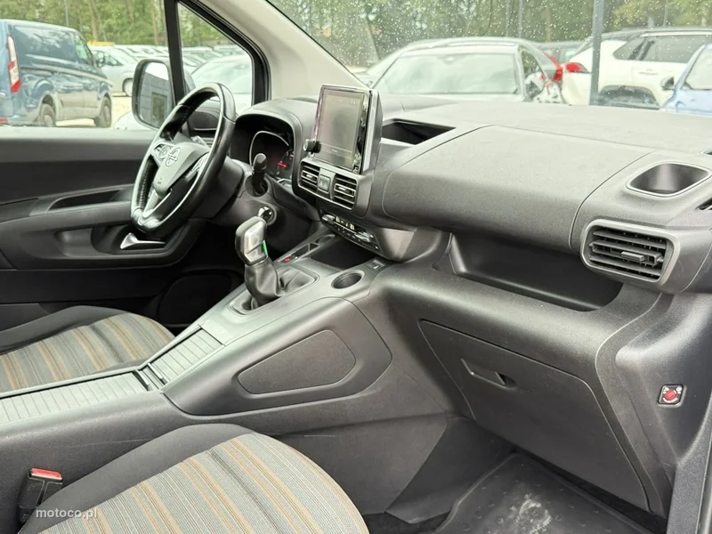Opel Combo E 19