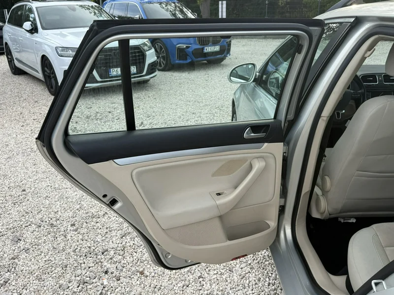 Volkswagen Golf VI 14