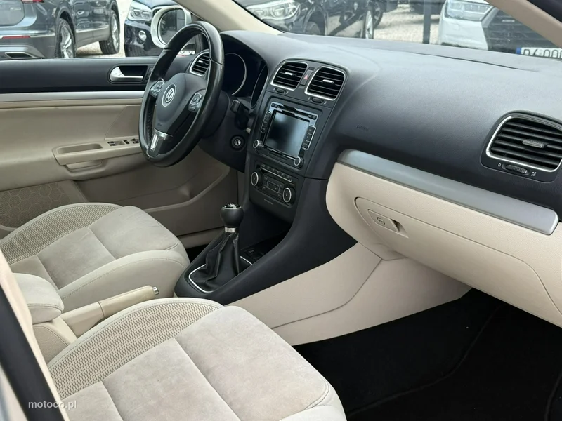 Volkswagen Golf VI 16