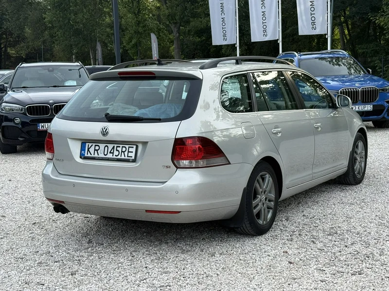 Volkswagen Golf VI 3