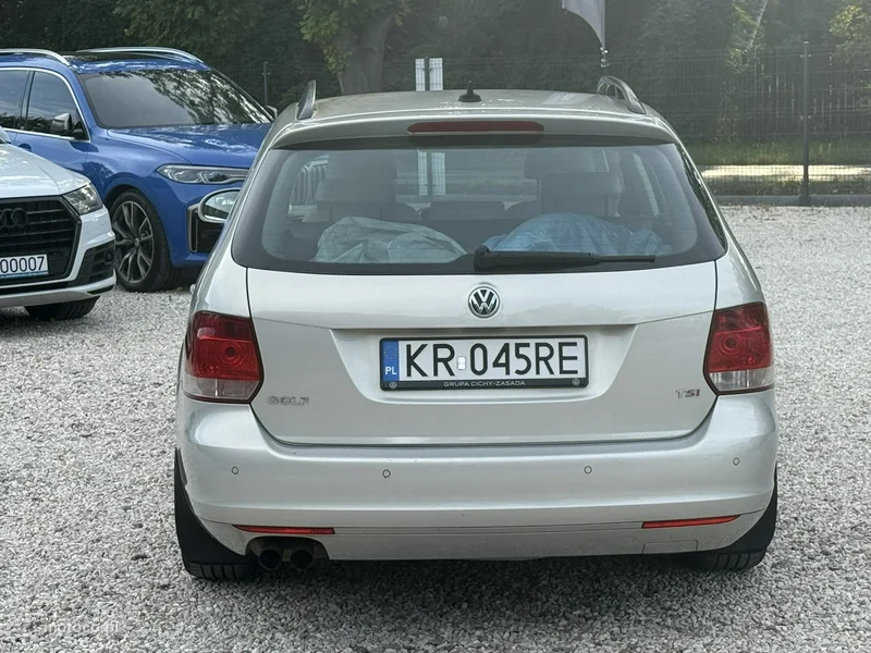 Volkswagen Golf VI 4