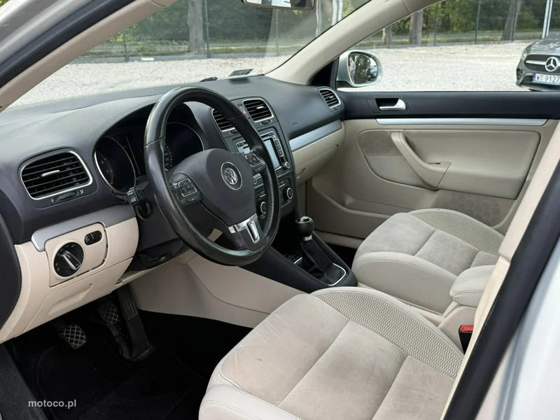 Volkswagen Golf VI 9