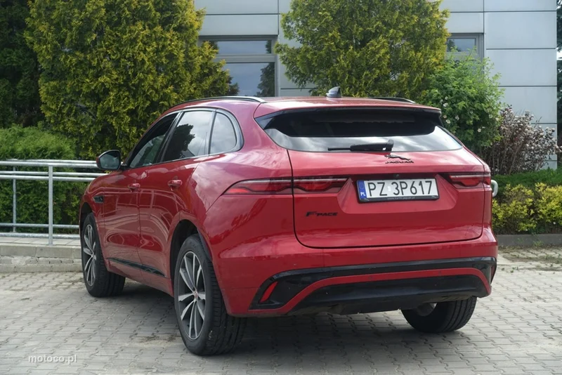 Jaguar F-Pace 8