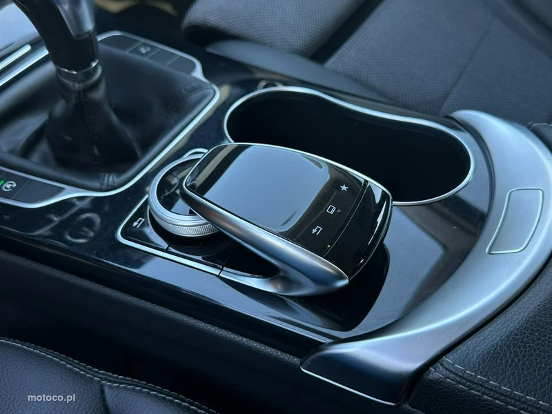 Mercedes-Benz Klasa C W205 C 200 24
