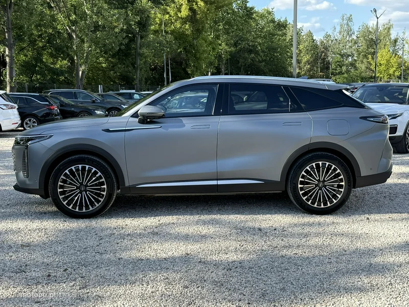 Omoda 9 6