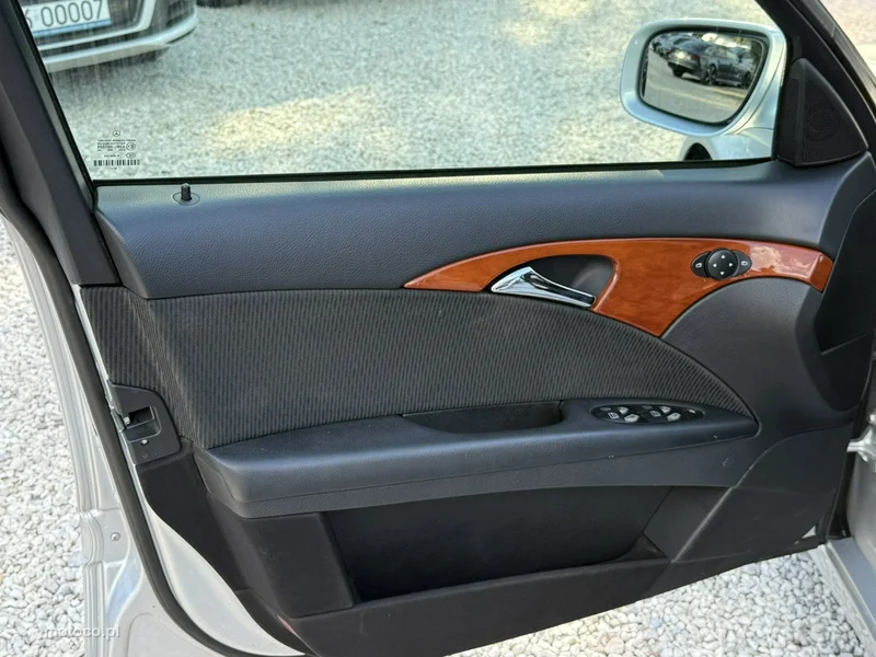 Mercedes-Benz Klasa E W211 E 220 12