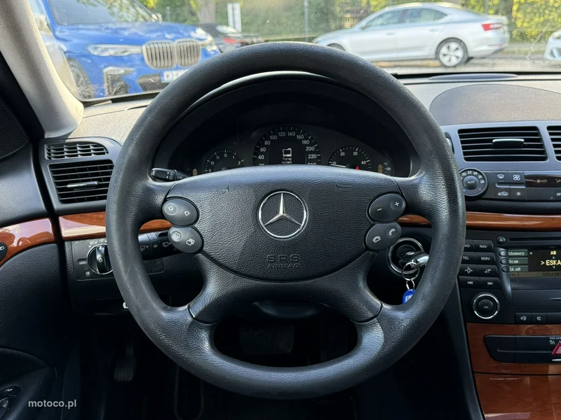 Mercedes-Benz Klasa E W211 E 220 21