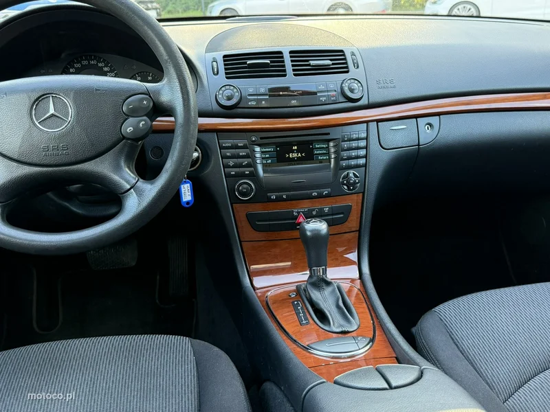 Mercedes-Benz Klasa E W211 E 220 22