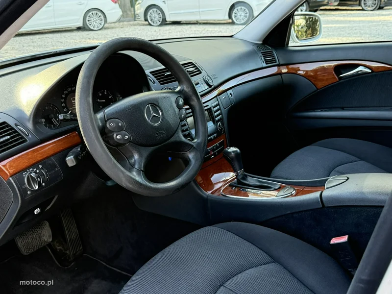 Mercedes-Benz Klasa E W211 E 220 10