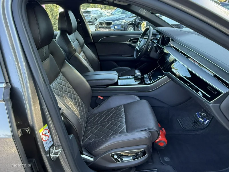 Audi A8 D5 15