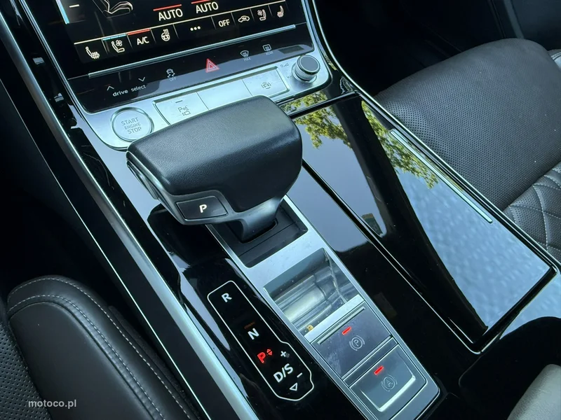Audi A8 D5 22