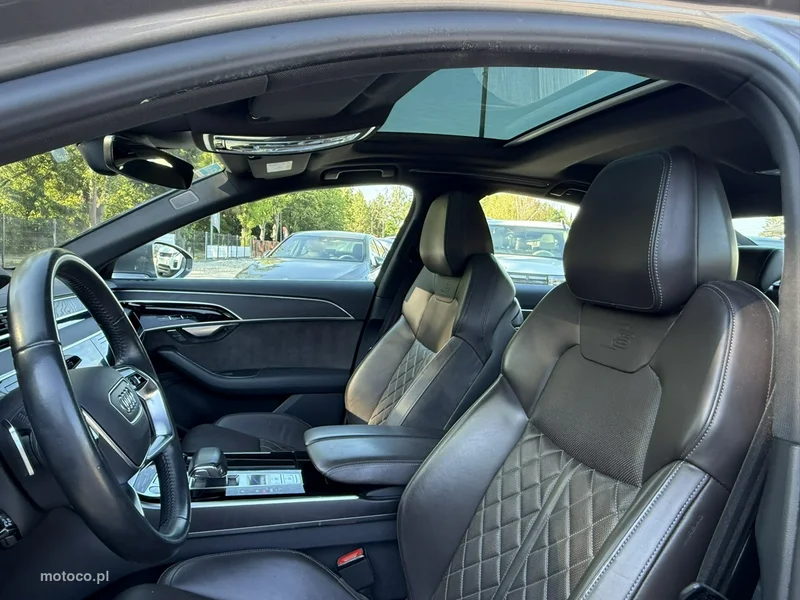 Audi A8 D5 32