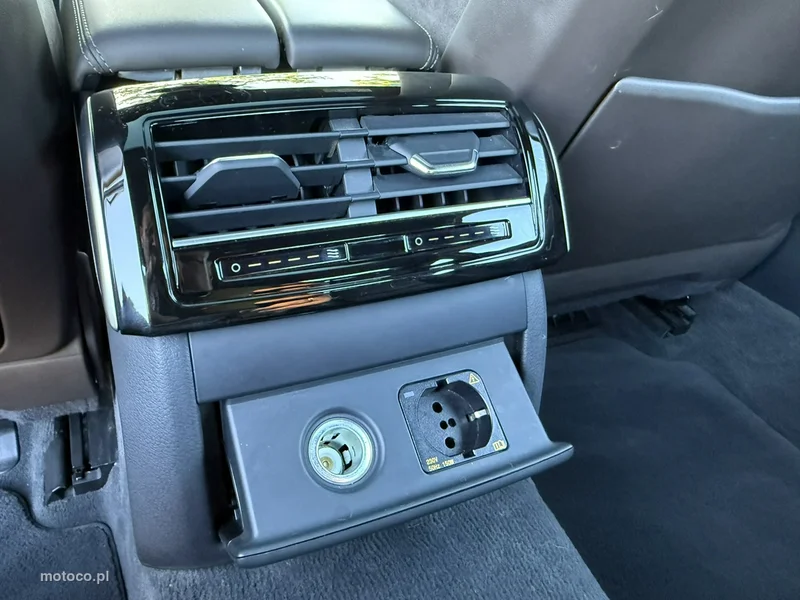 Audi A8 D5 35