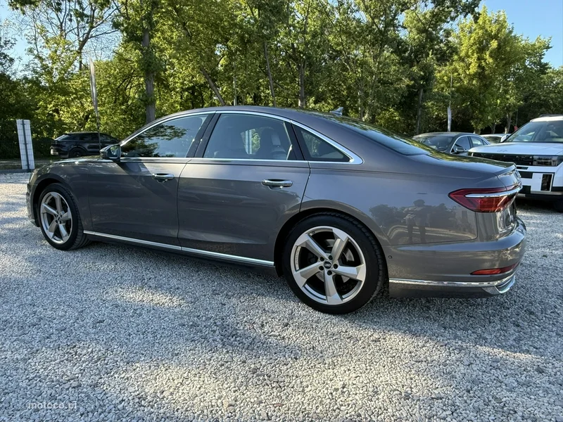Audi A8 D5 5