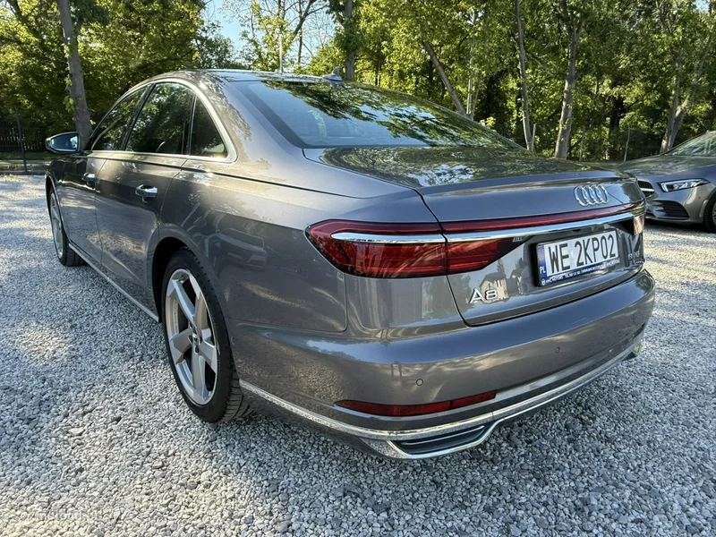 Audi A8 D5 6
