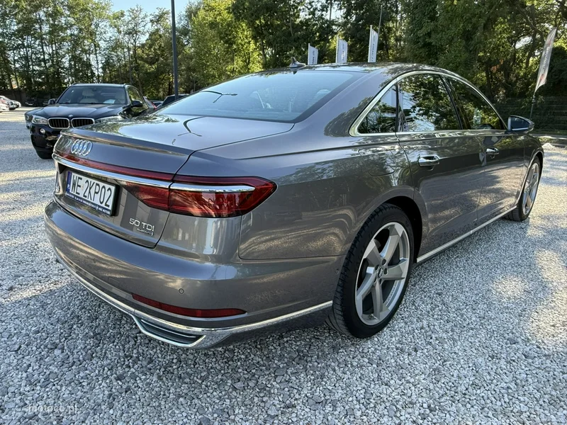 Audi A8 D5 10
