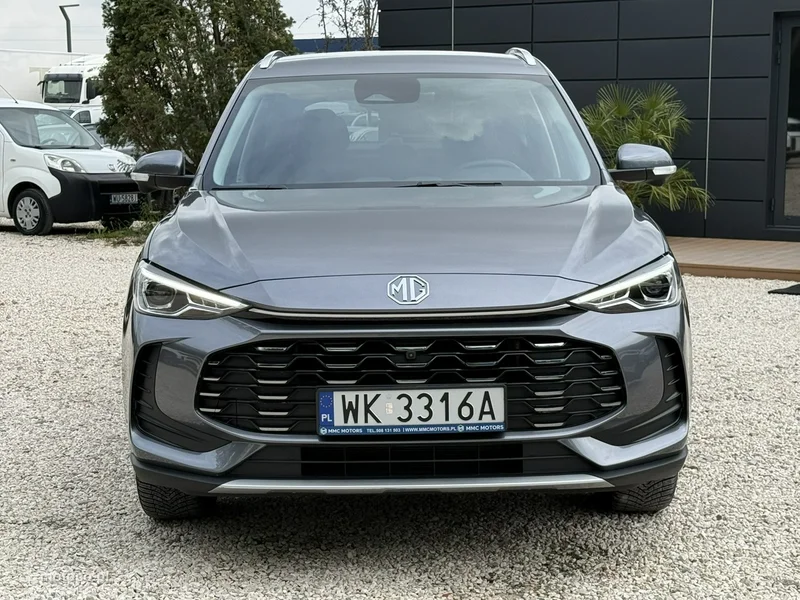 MG ZS 8