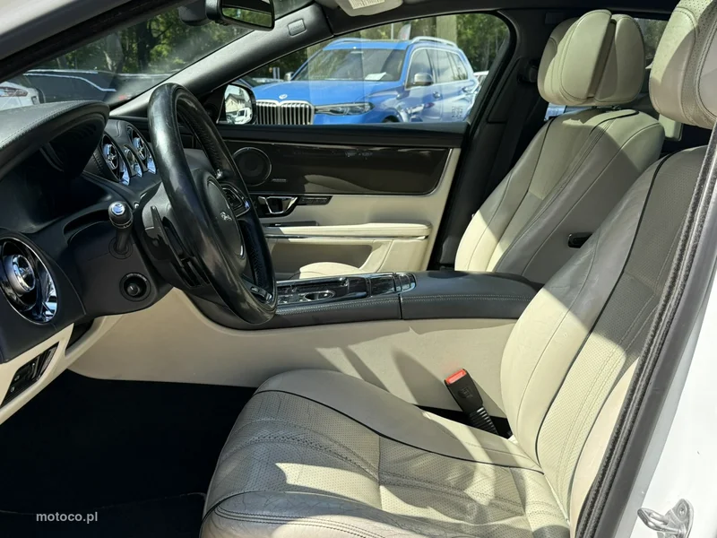 Jaguar XJR 11